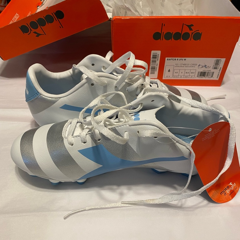 Diadora Raptor Women’s Cleats